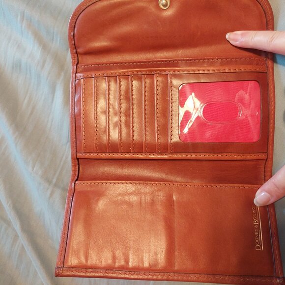 Dooney & Burke slim wallet - Picture 3 of 6